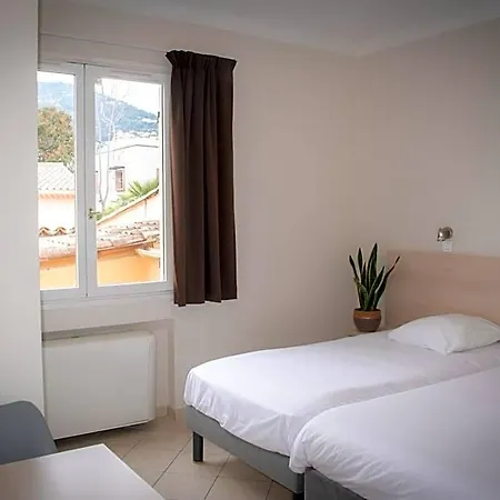 Et Reine D'azur Hotel 2*